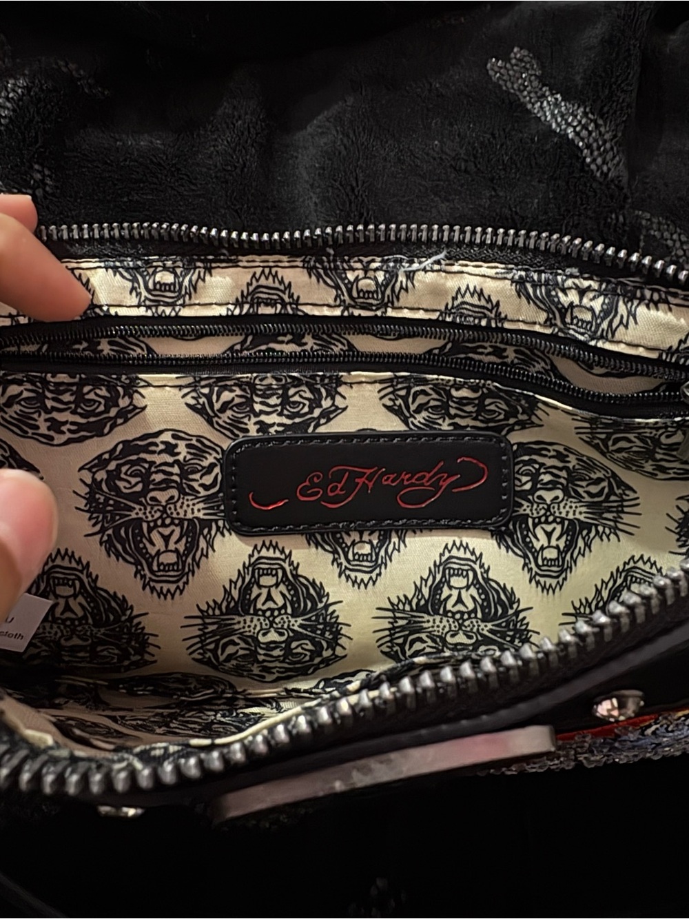 Ed Hardy Black Shoulder Bag with Twin Unicorn Graphic - Picture 3 of 3